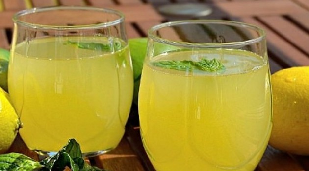 En İyi Limonata Tarifi İle Aşırı Sıcaklarda Ferahlayın!